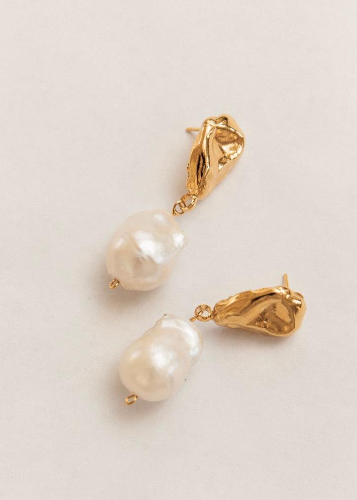 Mountain Pearl Earrings