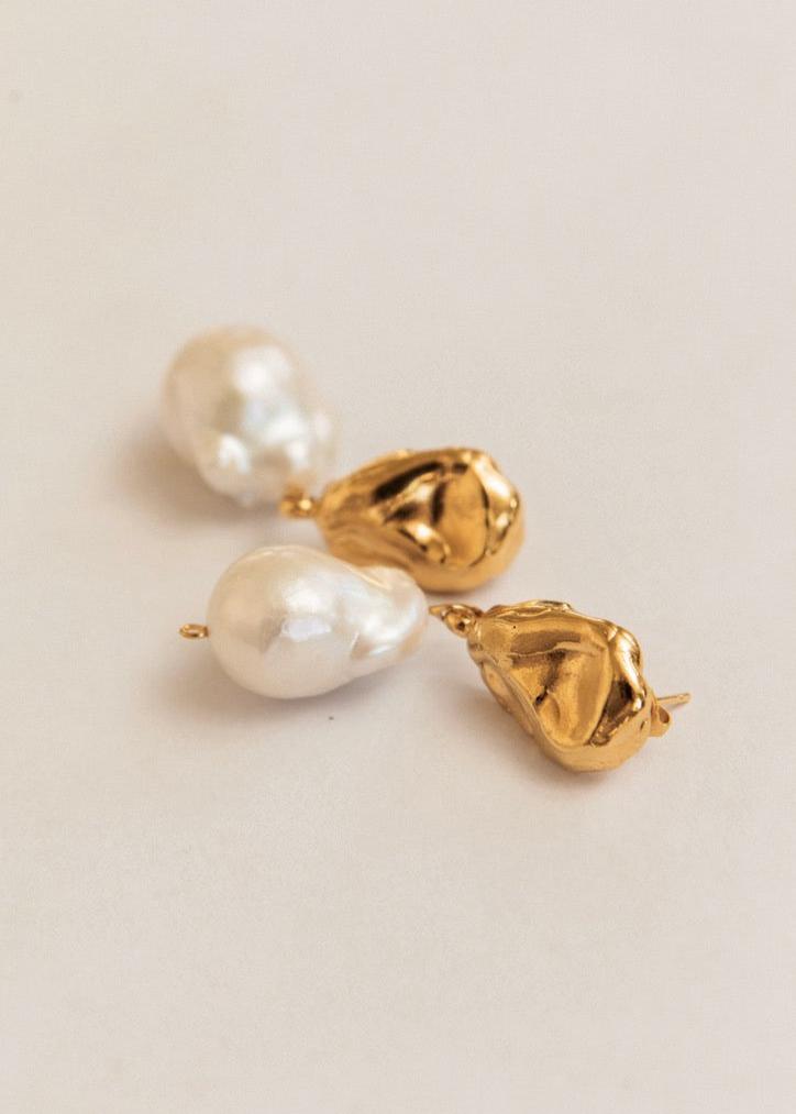 Mountain Pearl Earrings