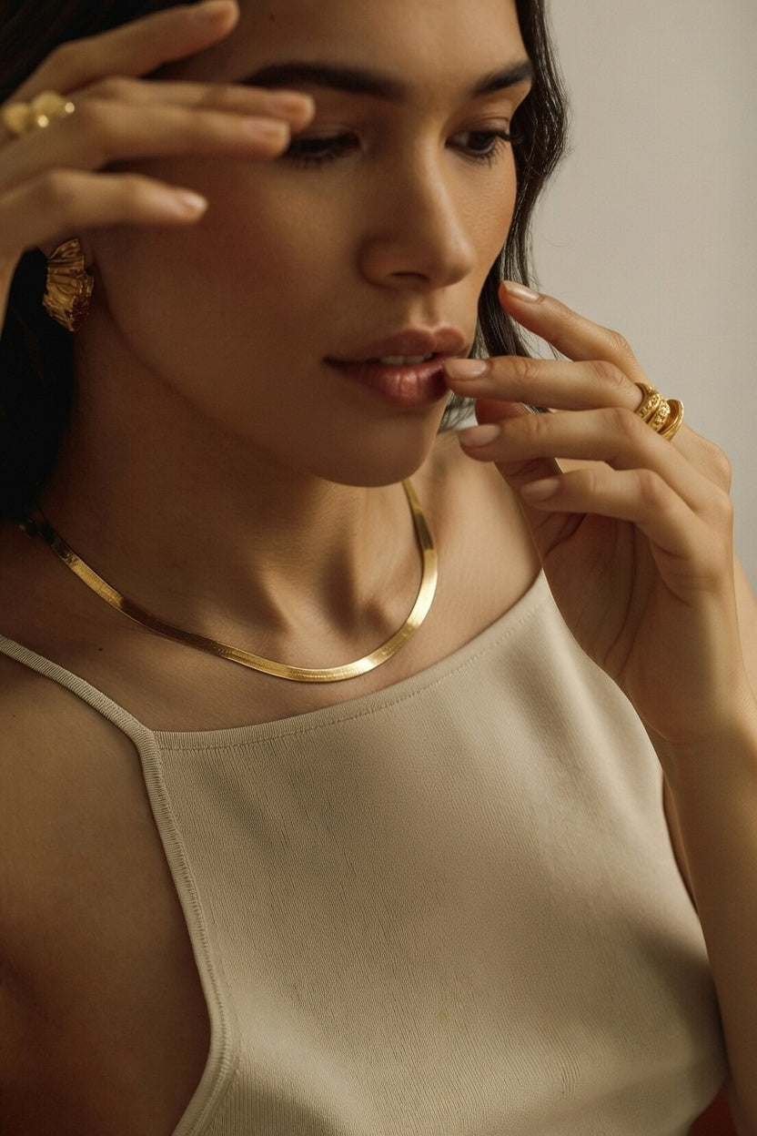 Sleeping Venus Necklace